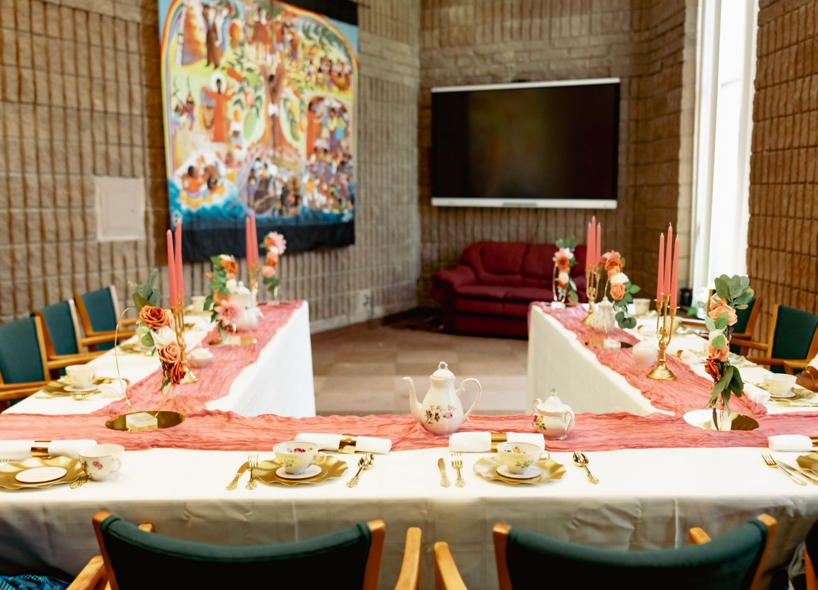 Salle décorée pour le High Tea de la Retraite Couronne et Dignité 2026